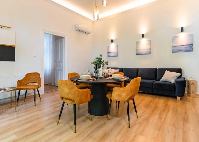 Modern French Balkony Apartment *