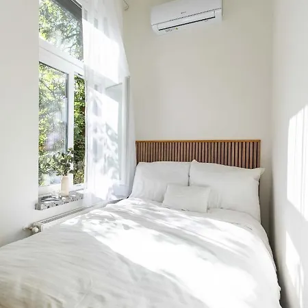 Modern French Balkony Budapešť