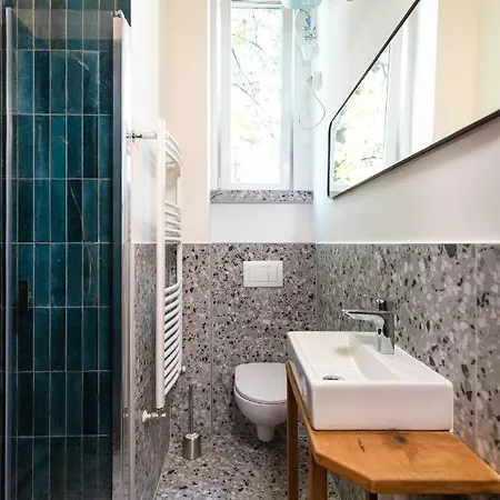 Apartment Modern French Balkony