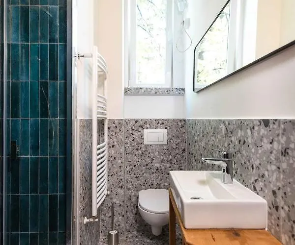 شقة Modern French Balkony
